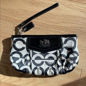 Coach Madison Optic Art Signature Monochrome Art Pattern Wristlet Clutch